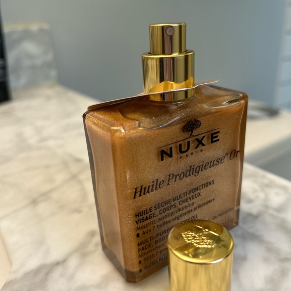 Shimmering Dry Oil Huile Prodigieuse® 100 ml
Made in France - Picture 4 of 6